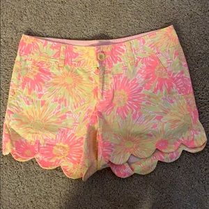 Lilly Pulitzer Buttercup Short Size 2